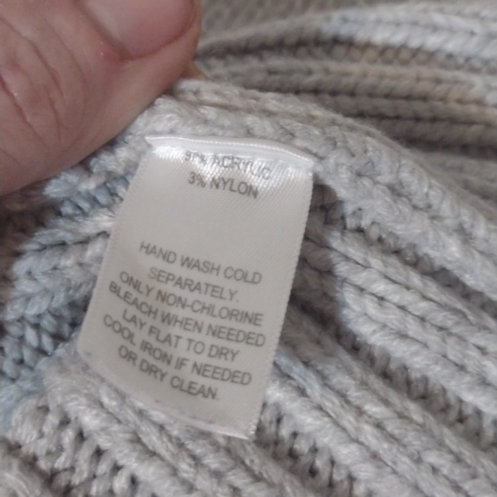 White House Black Market Grey and White Gradient Chunky Knit Sweater size large - Picture 6 of 8